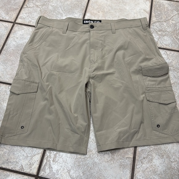 Iron Co. Men’s Gold Shorts - Picture 1 of 4